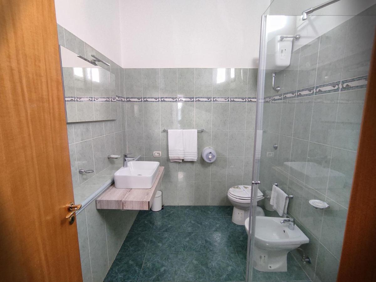 Hotel Darsena Pozzuoli Buitenkant foto