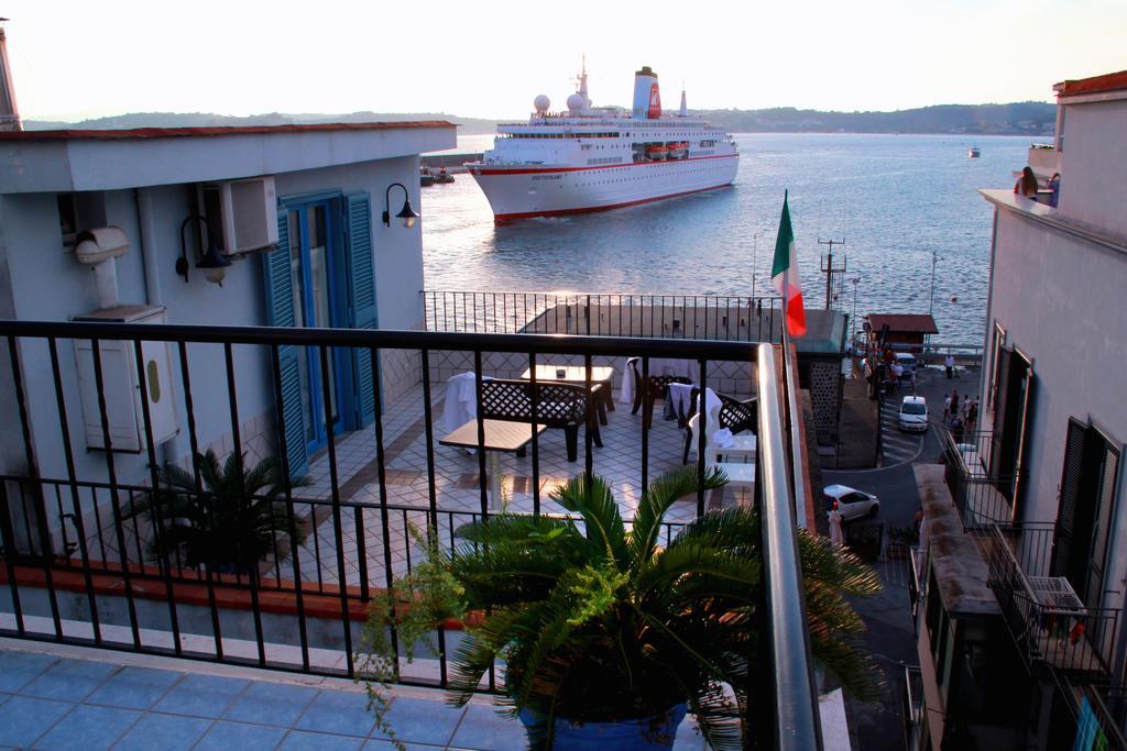Hotel Darsena Pozzuoli Buitenkant foto